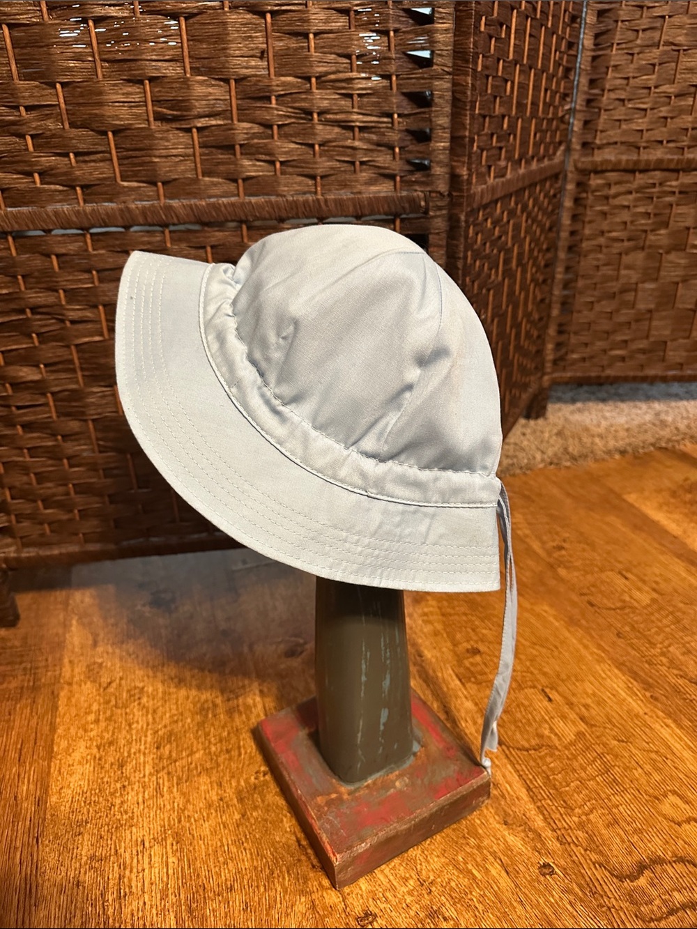London Fog Light Blue Bucket Hat with Tie